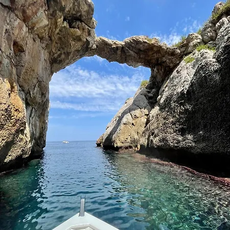 בית הארחה Mare House 3*