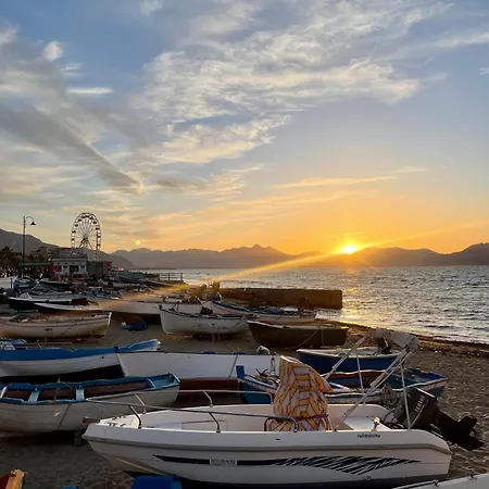 Aspra Mare House بيت ضيافة